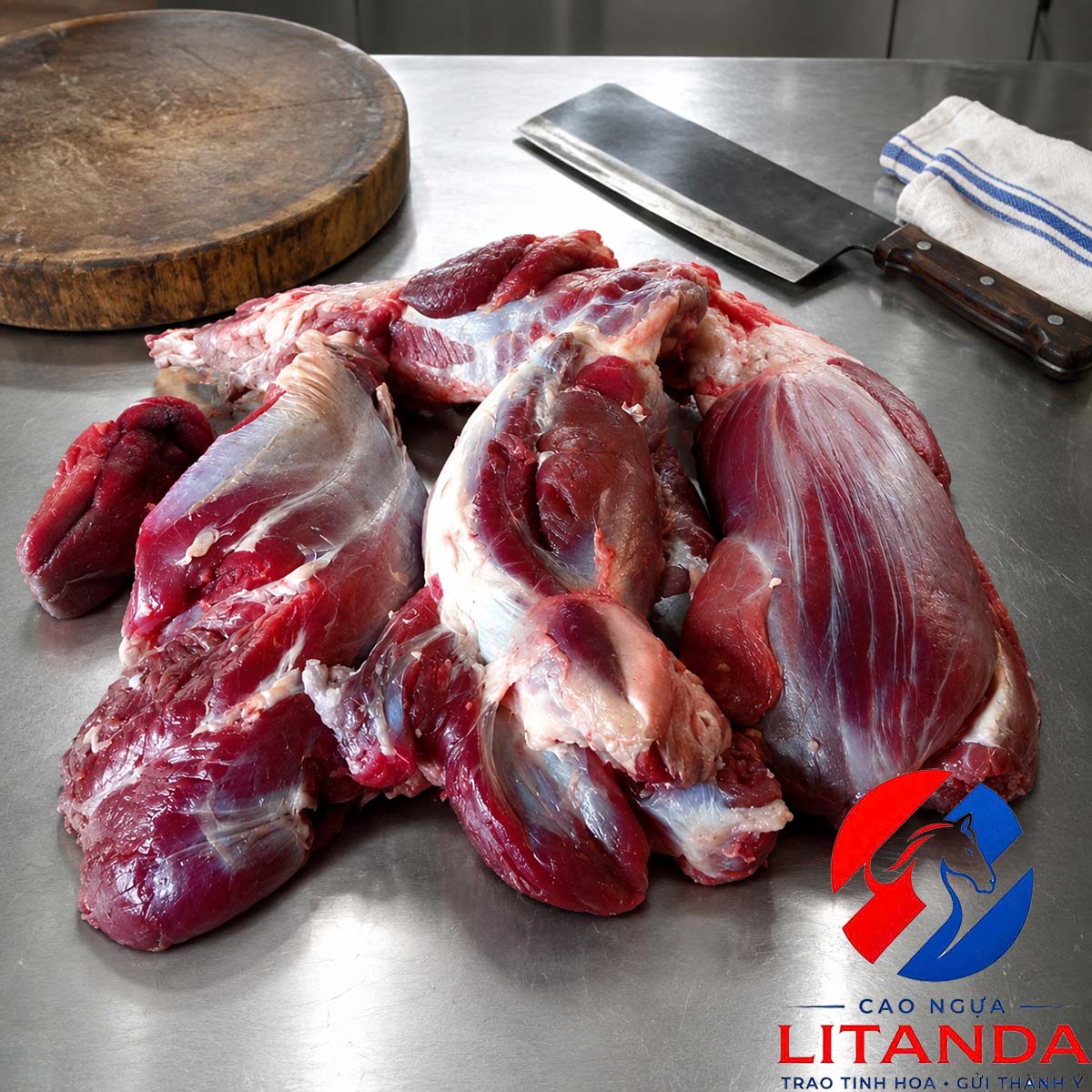 Thịt bắp, đùi ngựa ngon tại cơ sở chế biến của Litanda