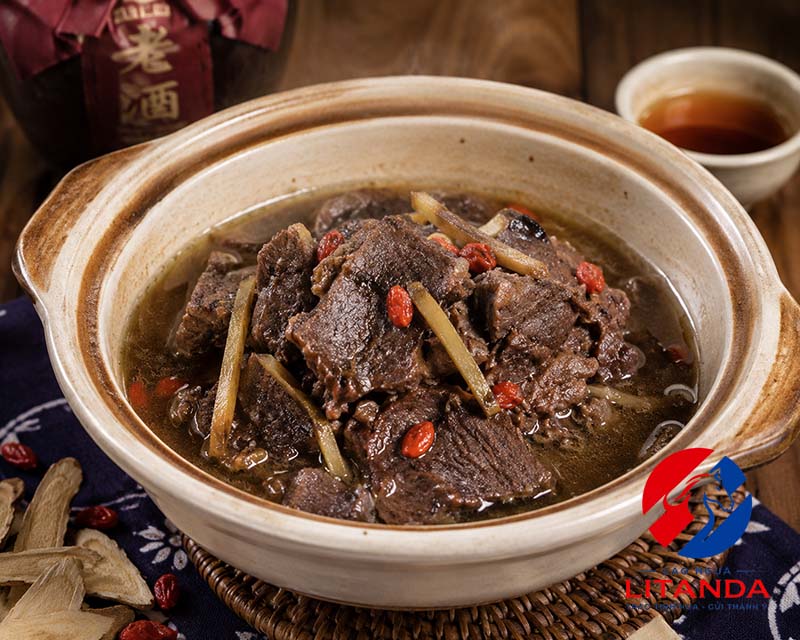 Nạc mông ngựa hầm rượu - Món lạ mà vô cùng ngon miệng